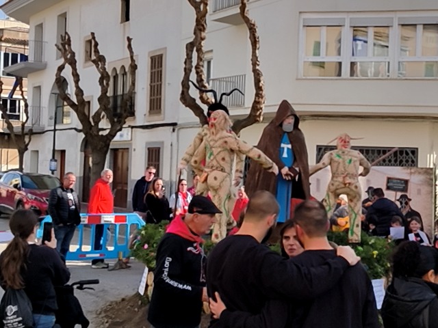 BAIX DES COS 42 CANTONADA ELOI